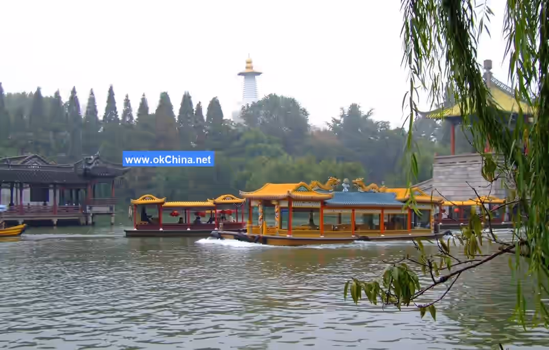 Slender West Lake Scenic Area